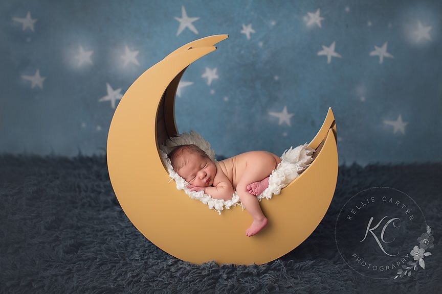 Kellie carter Newborn Photographer Moon Prop KY